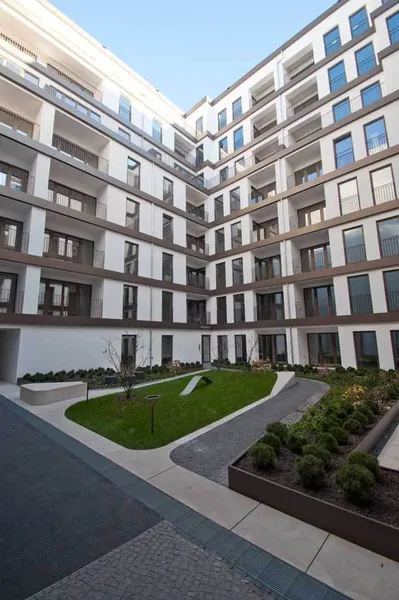 Modernes Apartment Mitten im Verlags- und Lifestyle-Stadtteil — photo 1